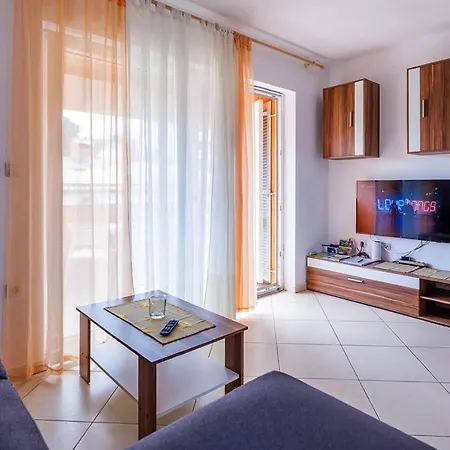 Beautiful Apartment In Dobrinja *