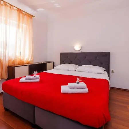 Beautiful Apartment In Dobrinja * Malinska