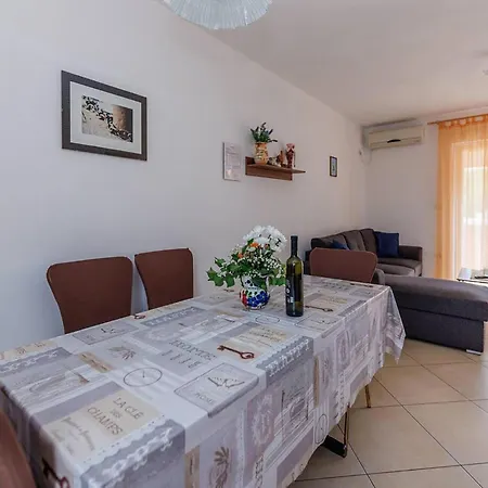 Beautiful Apartment In Dobrinja Appartement
