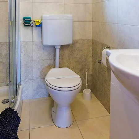 Beautiful Apartment In Dobrinja *