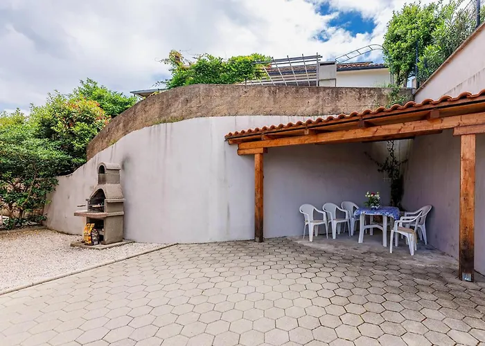 Апартаменты 2 Bedroom In Dobrinja *