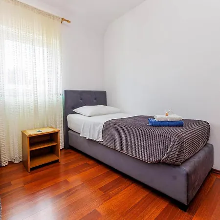 Beautiful Apartment In Dobrinja Apartmán