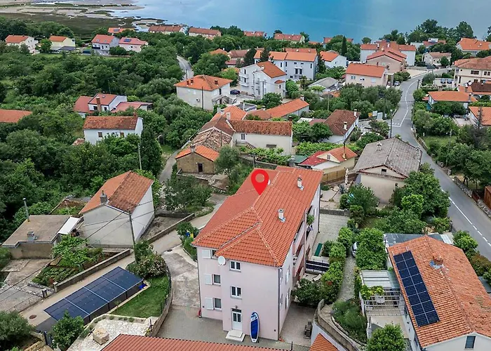 2 Bedroom In Dobrinja Appartamento Malinska