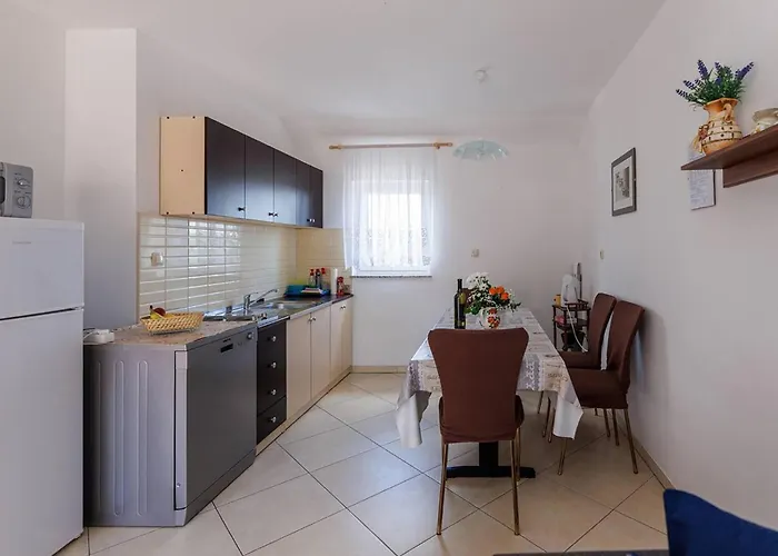 2 Bedroom In Dobrinja Malinska