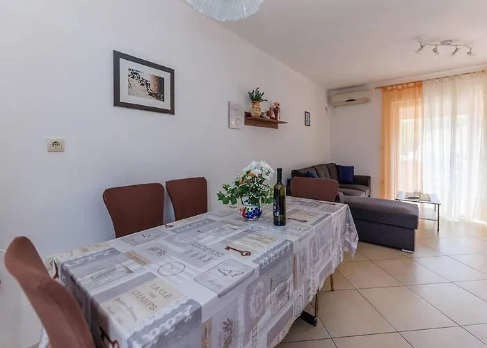 2 Bedroom In Dobrinja Appartamento